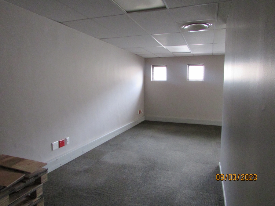 To Let commercial Property for Rent in Okennedyville Western Cape